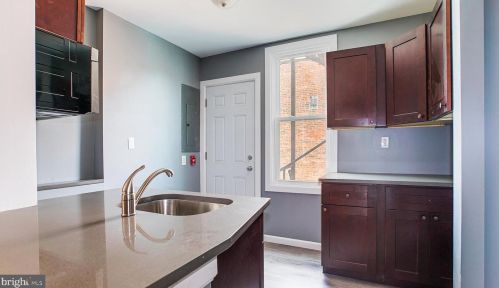 6215 Market St, Philadelphia PA 19139-2923 exterior