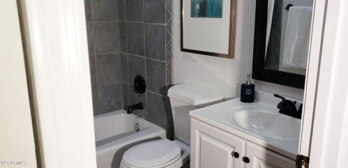 37211 19 Ave, Phoenix AZ 85009-1940 exterior