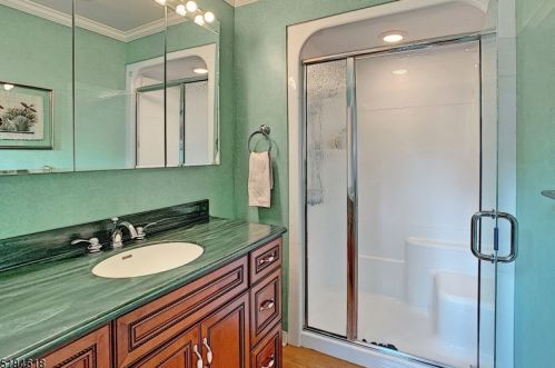 22 Cedar Lk, Parsippany NJ 07834-1805 exterior