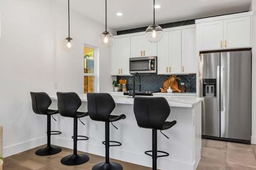 1308 13 St, Austin TX 78702-2553 exterior