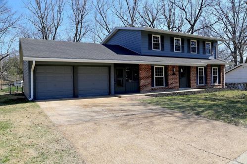 13017 Ambois Dr, Saint Louis, MO 63141-7306