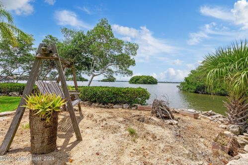 2945 Newfound Harbor Dr, Merritt Island FL 32952-2861 exterior