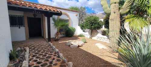 5825 Placita Esplendora, Tucson AZ  85718-4522 exterior