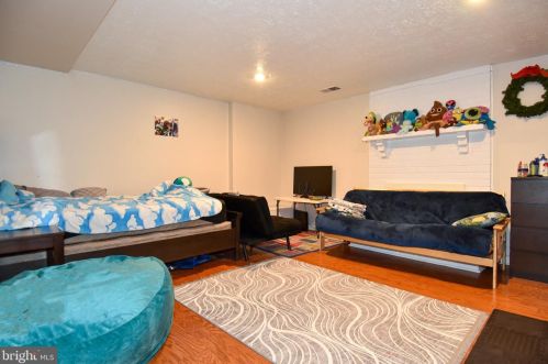 11531 Pne Cone Ct, Herndon VA 20191-2239 exterior