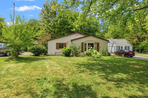 8655 66th St, Milwaukee, WI 53223-2710