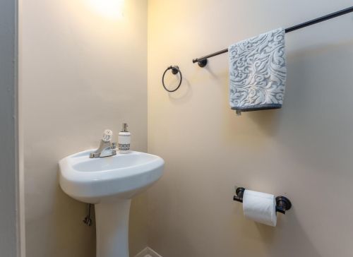 3647 Kenbrooke Ct, Kalamazoo MI 49006-5438 exterior