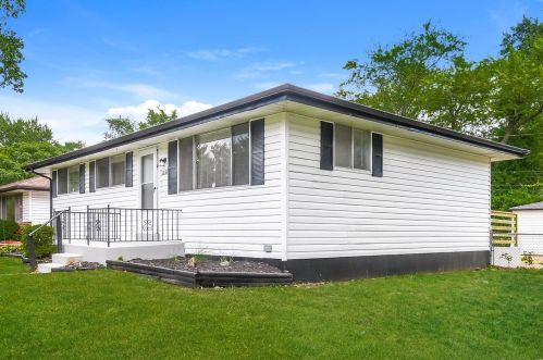 1232 Reale Ave, Saint Louis MO  63138-3057 exterior