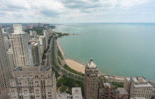 175 Delaware Pl, Chicago IL  60611-1756 exterior