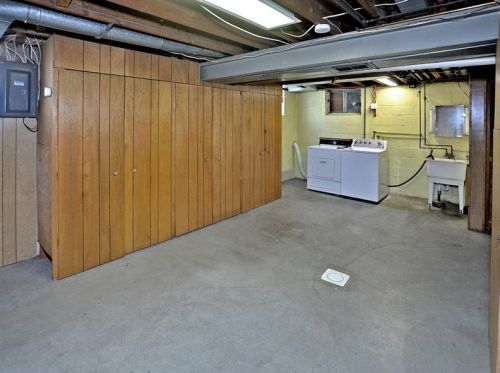 113 Pinto Dr, Pittsburgh PA 15239-1351 exterior