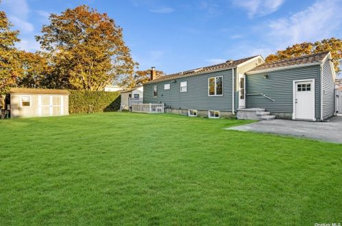 1036 4th St, Babylon, NY 11704-4746