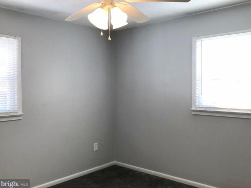 1152 Lower Fry Rd, Trenton NJ 08618-1831 exterior