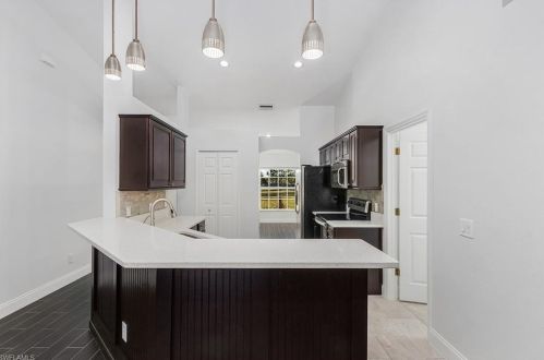 4115 54 Ave, Naples FL 34120-1537 exterior