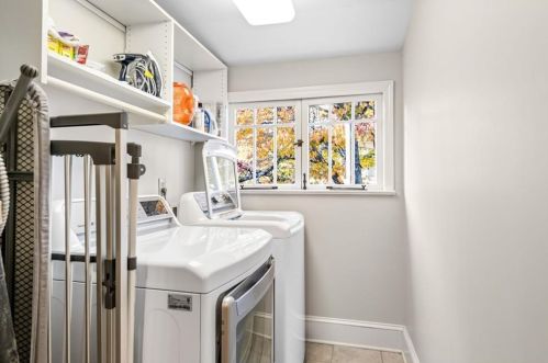 965 Grn St Cir, Gainesville GA 30501-2204 exterior