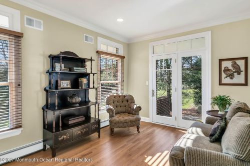 15 Sunny Ridge Dr, Red Bank NJ exterior