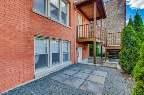 4244 Pulaski Rd, Chicago, IL 60641-2330