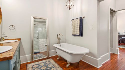 98 Live Oak Ave, Defuniak Springs FL  32435-2383 exterior