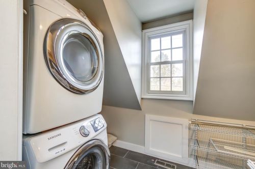 527 Wilkes St, Alexandria VA  22314-3723 exterior