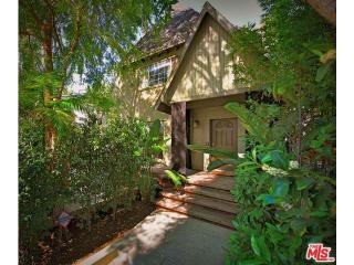 6561 Franklin Ave, Los Angeles CA  90028-4918 exterior