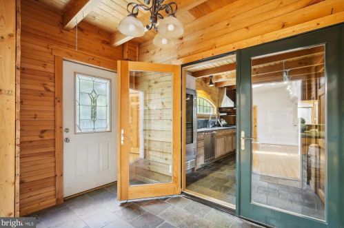 3432 Memorial St, Alexandria VA 22306-1548 exterior