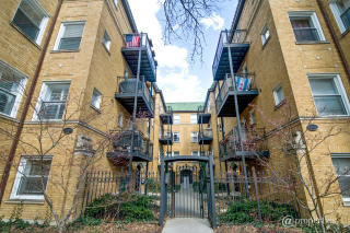 7627 Greenview Ave, Chicago IL  60626-1209 exterior