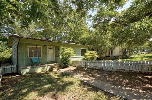 4505 Bull Creek Rd, Austin TX  78731-5501 exterior