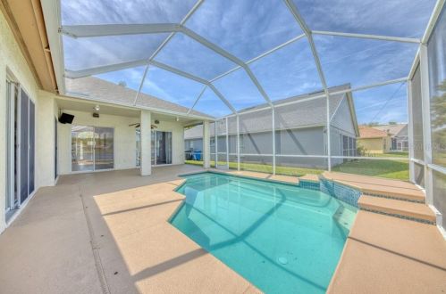 10041 Oasis Palm Dr, Tampa FL 33615-2779 exterior