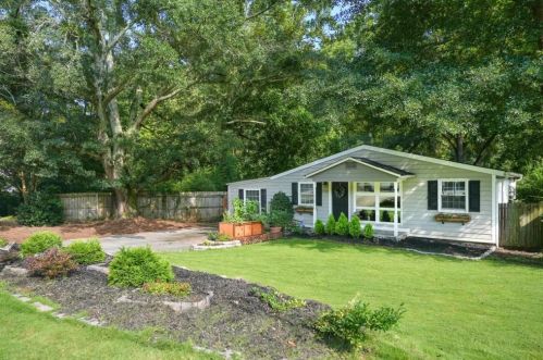 1756 Dresden Dr, Atlanta GA  30319-3667 exterior