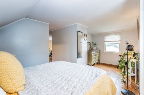 1 Hickory Pl, Huntington Station NY 11746-2322 exterior