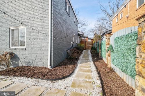 7409 9th St, Washington DC  20012-1701 exterior