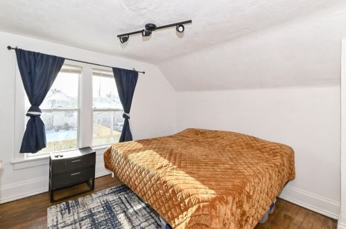 1813 59, Milwaukee WI 53214-5129 exterior