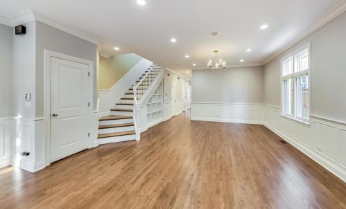 5056 Claremont Ave, Chicago IL  60625-1810 exterior