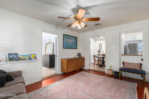 7047 23 Dr, Phoenix AZ 85085-8711 exterior