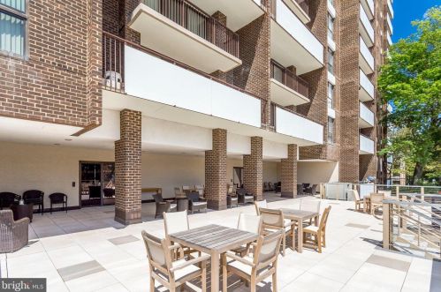 250 Reynolds St, Alexandria VA  22304-4437 exterior