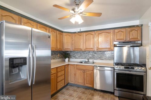 215 Ridgely Rd, Glen Burnie MD 21061-4513 exterior