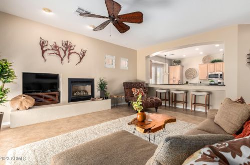 5255 Estevan Rd, Phoenix AZ 85054-7116 exterior