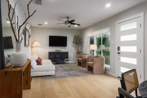 6411 Cannonleague Dr, Austin TX  78745-4915 exterior