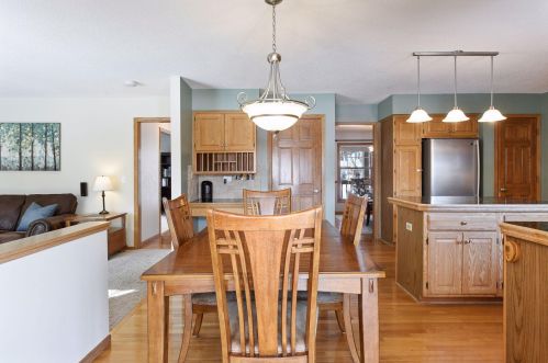 799 Ashley Dr, Chaska MN 55318-1540 exterior