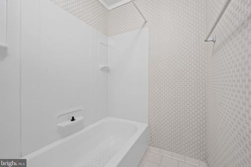 14400 Sandy Rdg Rd, Silver Spring MD 20904-5946 exterior