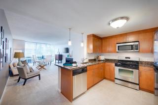 2600 Crystal Dr, Arlington VA  22202-3598 exterior