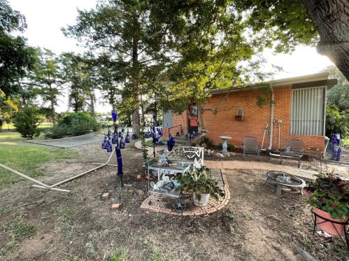 1204 Custer St, Seymour TX 76380-4008 exterior