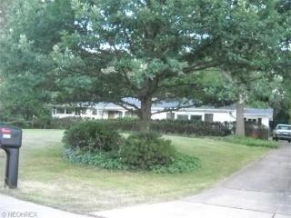 6616 Somerset Dr, Cleveland OH  44122-3874 exterior