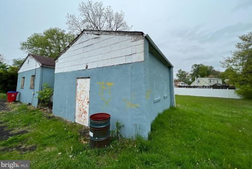 533 9th Ave, Warminster PA  18974-4455 exterior