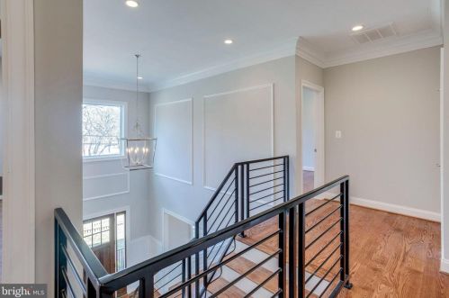 6801 Dillon Ave, Mc Lean VA  22101-4435 exterior