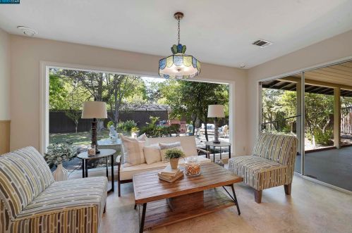 1014 San Miguel Rd, Concord CA 94518-2054 exterior