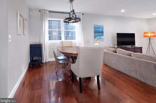 9 Cliveden Ct, Trenton NJ 08648-1400 exterior