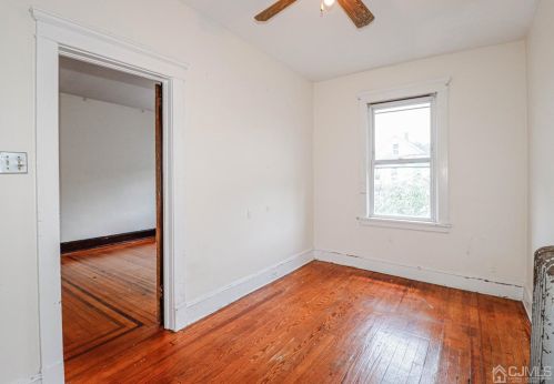 239 Hamilton St, New Brunswick NJ 08901-2205 exterior