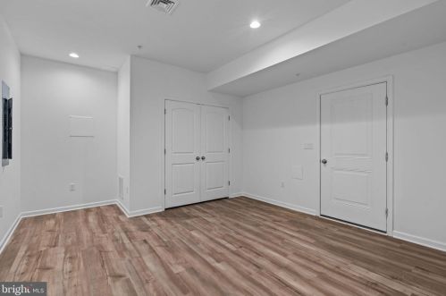 156 High Pointe Dr, Hummelstown, PA 17036