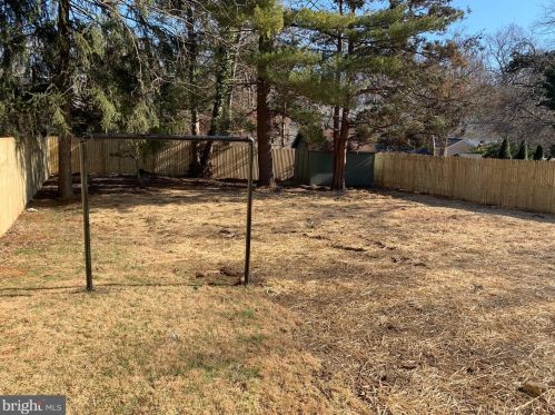 9407 Colesville Rd, Silver Spring MD 20901-4819 exterior