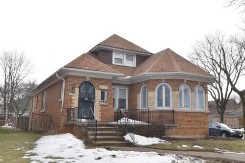 2802 55, Milwaukee WI  53219-3356 exterior