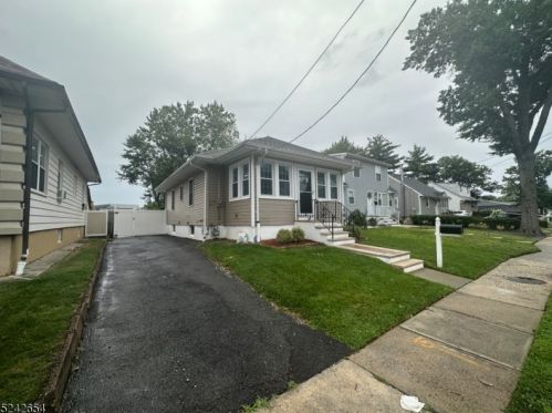 2054 Barnett St, Rahway, NJ 07065-5704